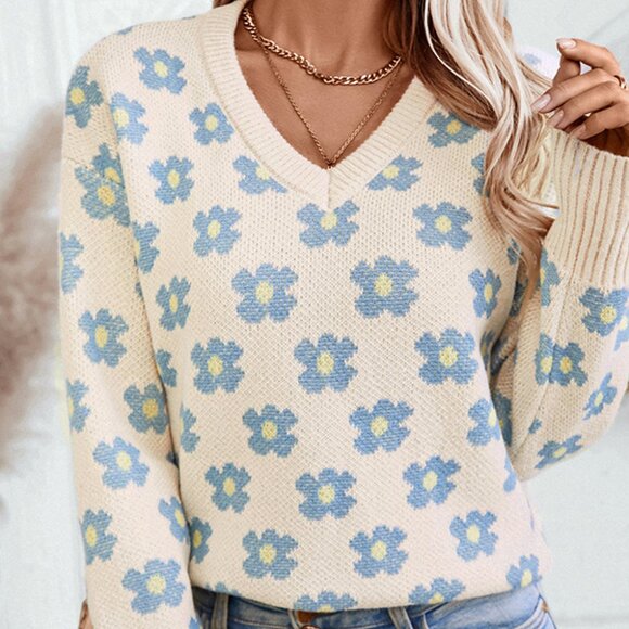 B223 Jet Stream Cute Flower V-Neck Knitted Sweater - Picture 1 of 3